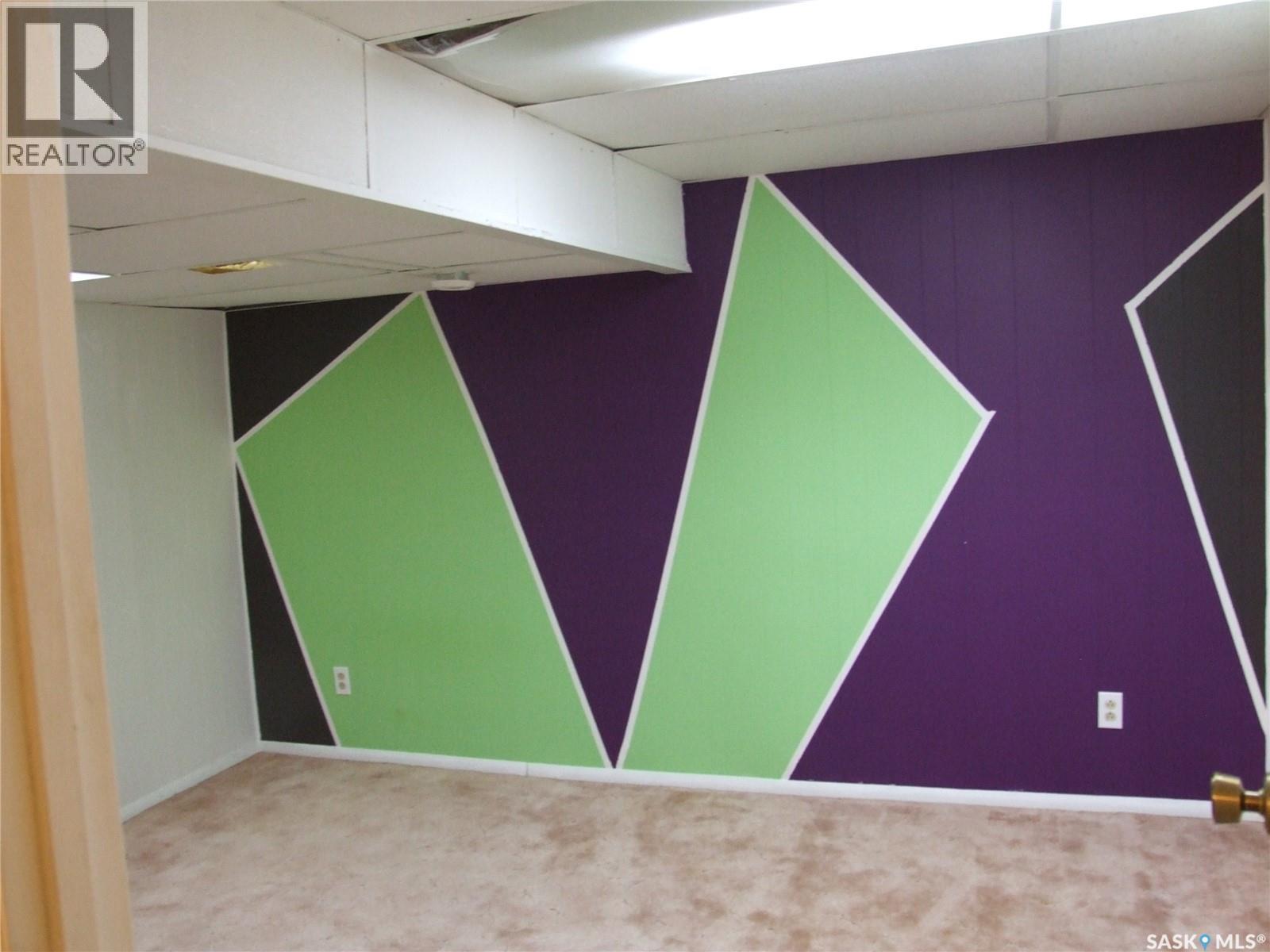 












206 1st STREET W

,
Leader,




Saskatchewan
S0N1H0

