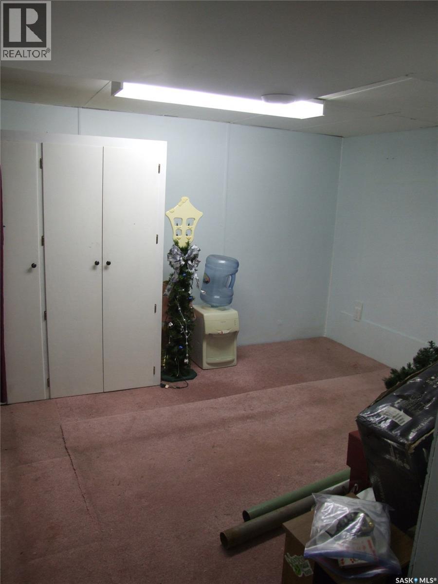 












206 1st STREET W

,
Leader,




Saskatchewan
S0N1H0

