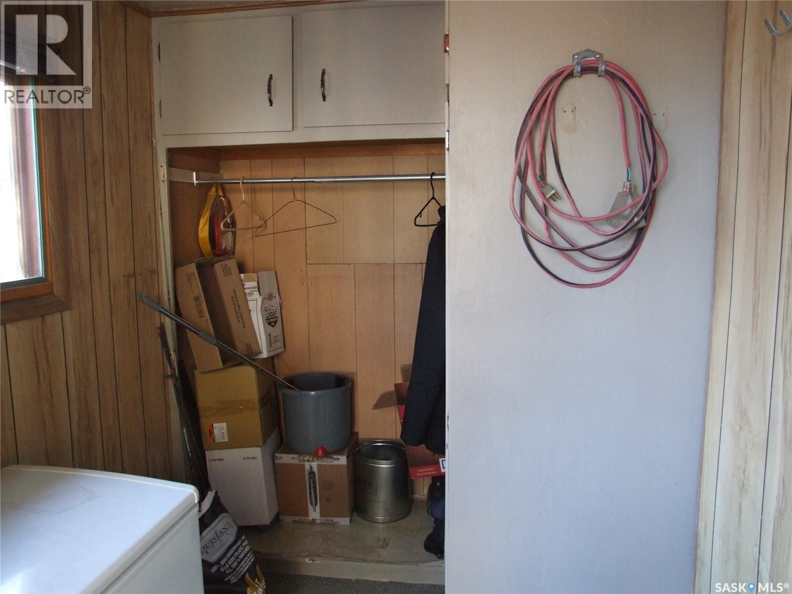 












206 1st STREET W

,
Leader,




Saskatchewan
S0N1H0

