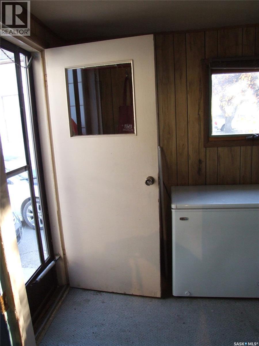 












206 1st STREET W

,
Leader,




Saskatchewan
S0N1H0

