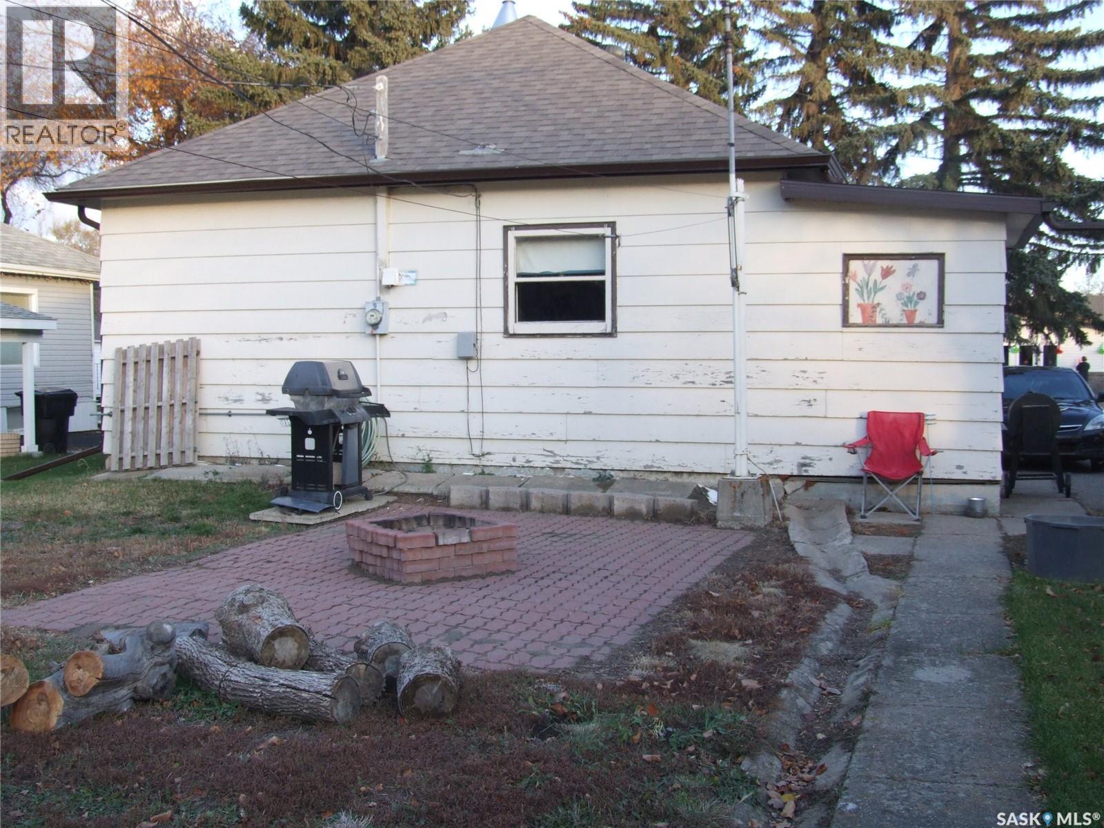 












206 1st STREET W

,
Leader,




Saskatchewan
S0N1H0


