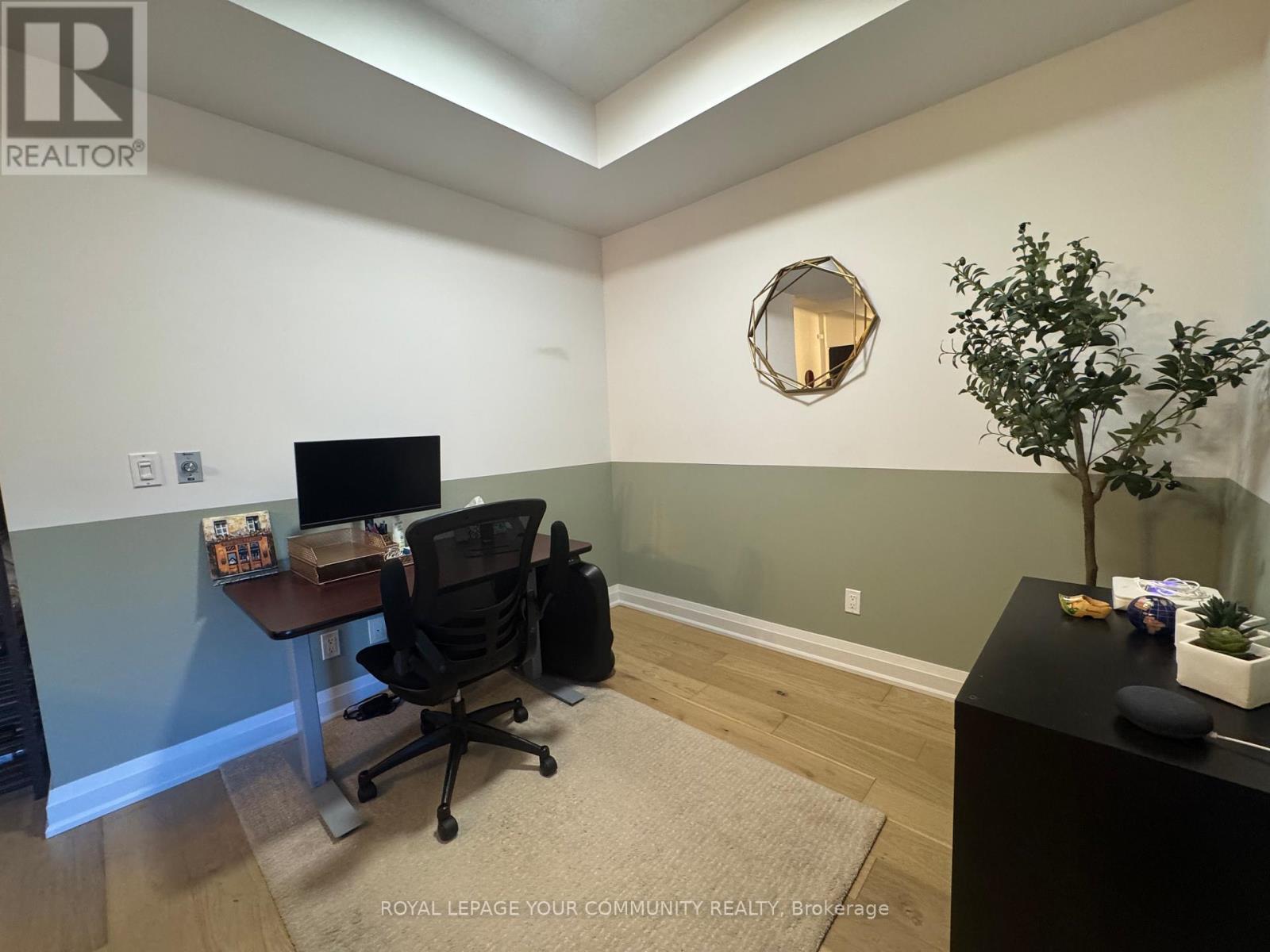 












384 - 209 FORT YORK BOULEVARD

,
Toronto,




Ontario
M5V4A1

