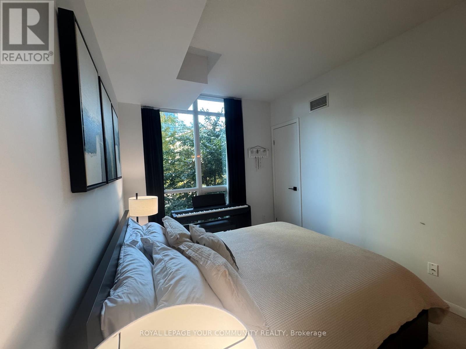 












384 - 209 FORT YORK BOULEVARD

,
Toronto,




Ontario
M5V4A1

