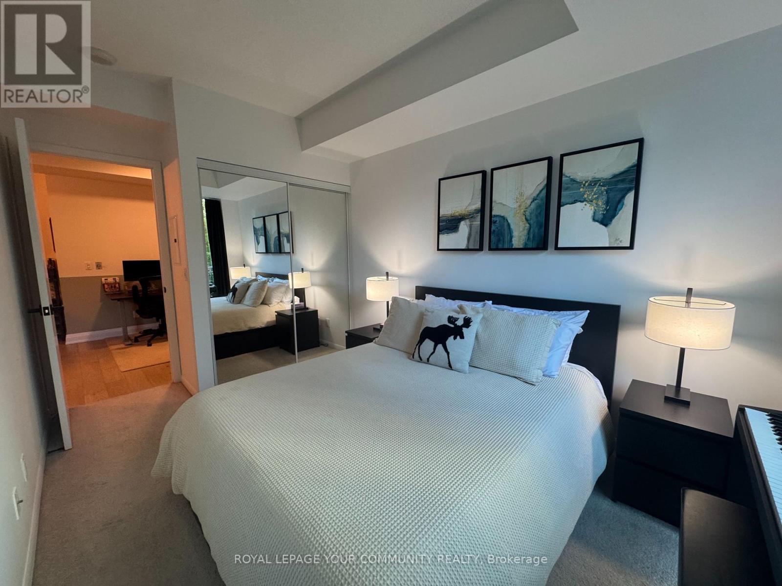 












384 - 209 FORT YORK BOULEVARD

,
Toronto,




Ontario
M5V4A1

