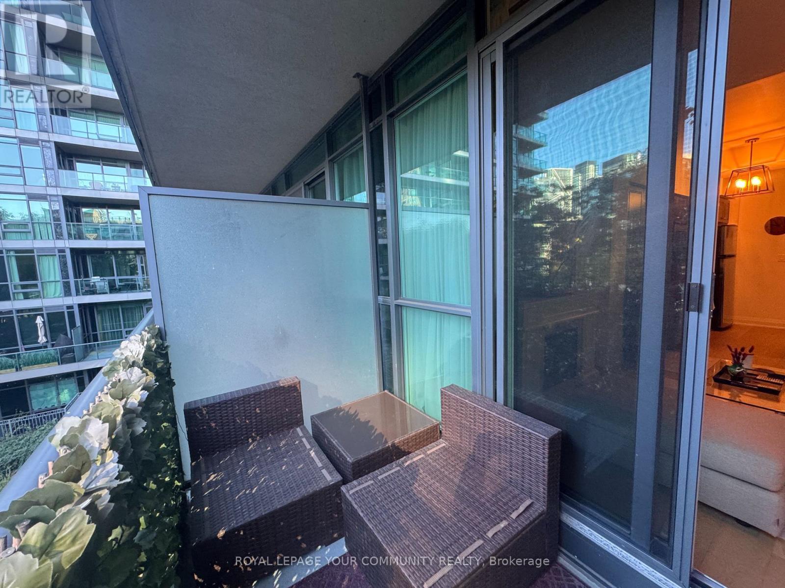 












384 - 209 FORT YORK BOULEVARD

,
Toronto,




Ontario
M5V4A1

