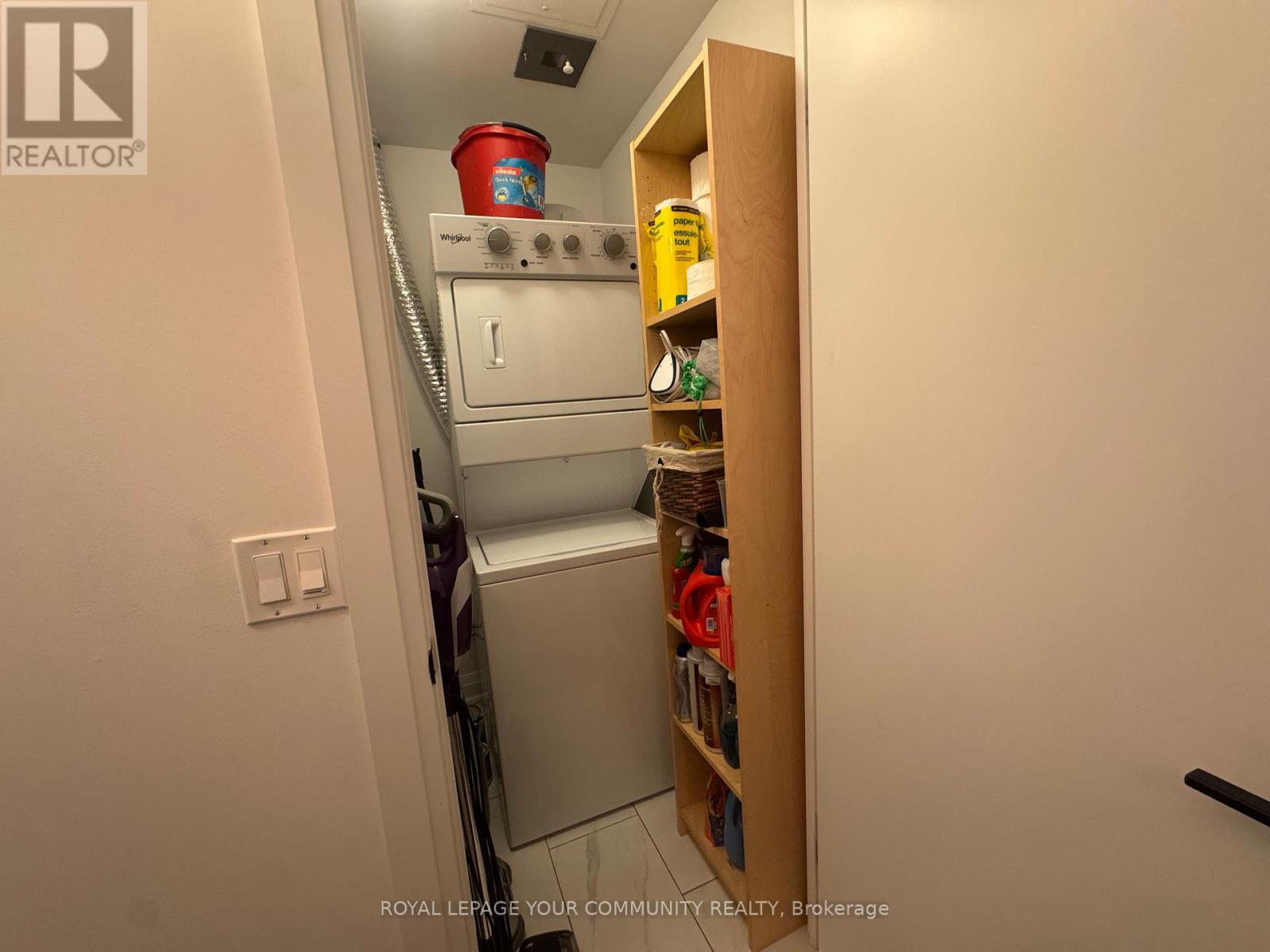 












384 - 209 FORT YORK BOULEVARD

,
Toronto,




Ontario
M5V4A1

