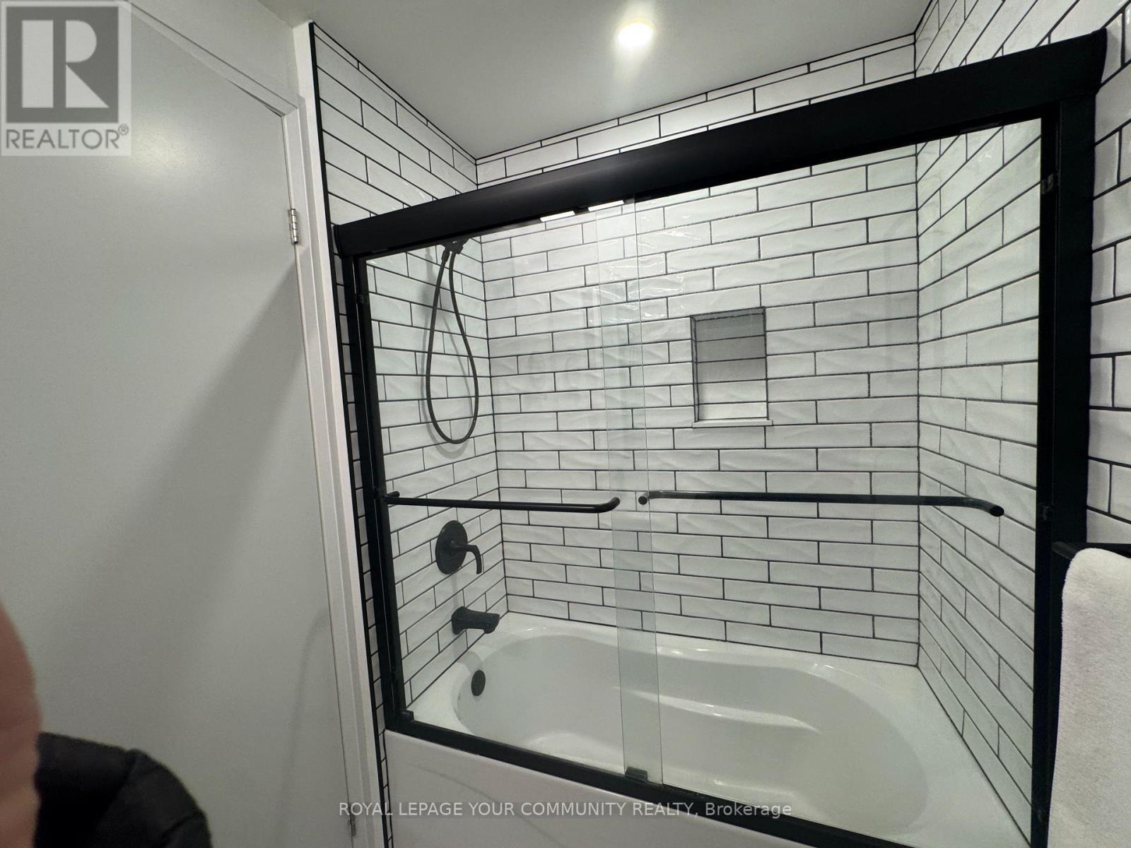 












384 - 209 FORT YORK BOULEVARD

,
Toronto,




Ontario
M5V4A1

