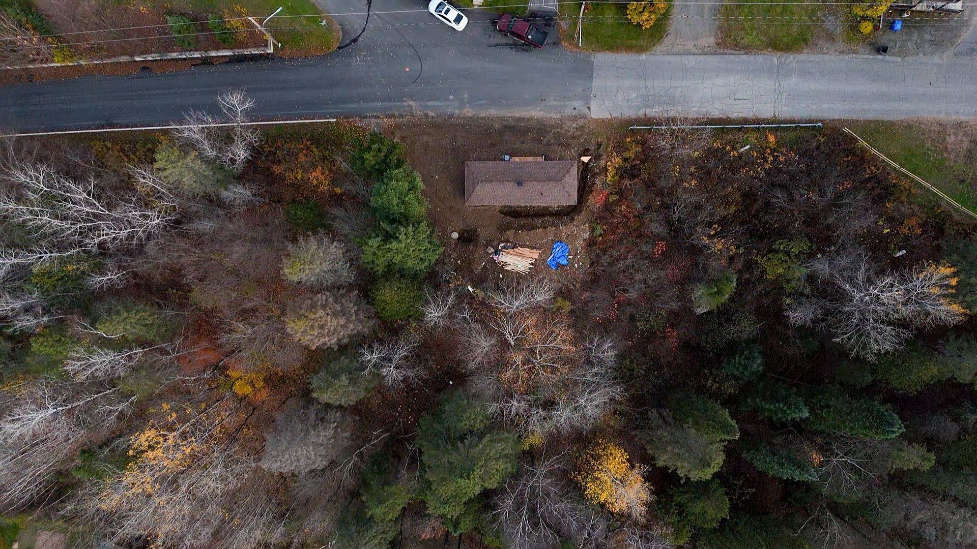 









1307


Rue Principale

,
Saint-Roch-de-Mékinac,




QC
G0X2E0

