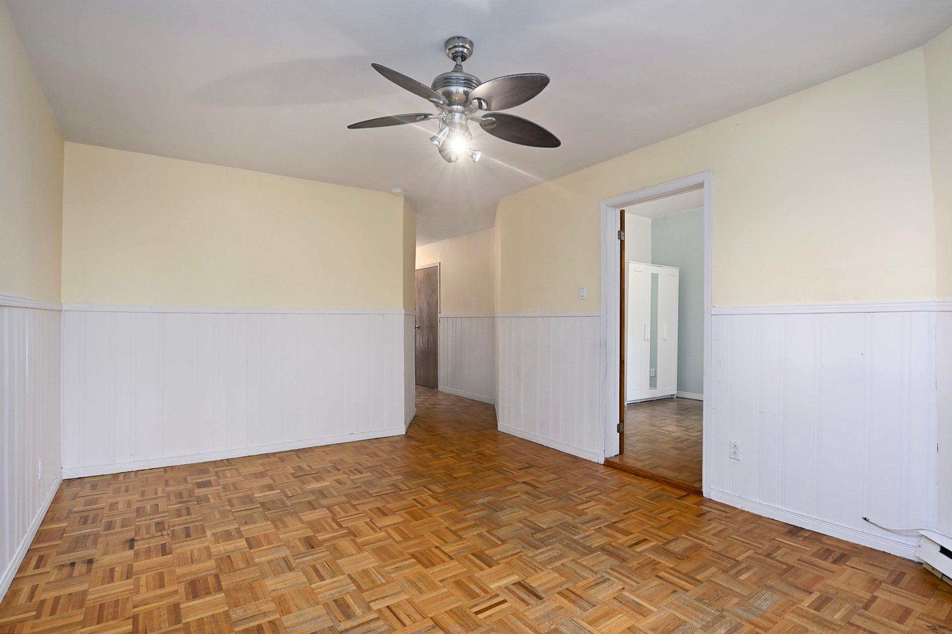 









3907

 - 3911


Rue Berri

,
Montréal (Le Plateau-Mont-Royal),




QC
H2L4H2

