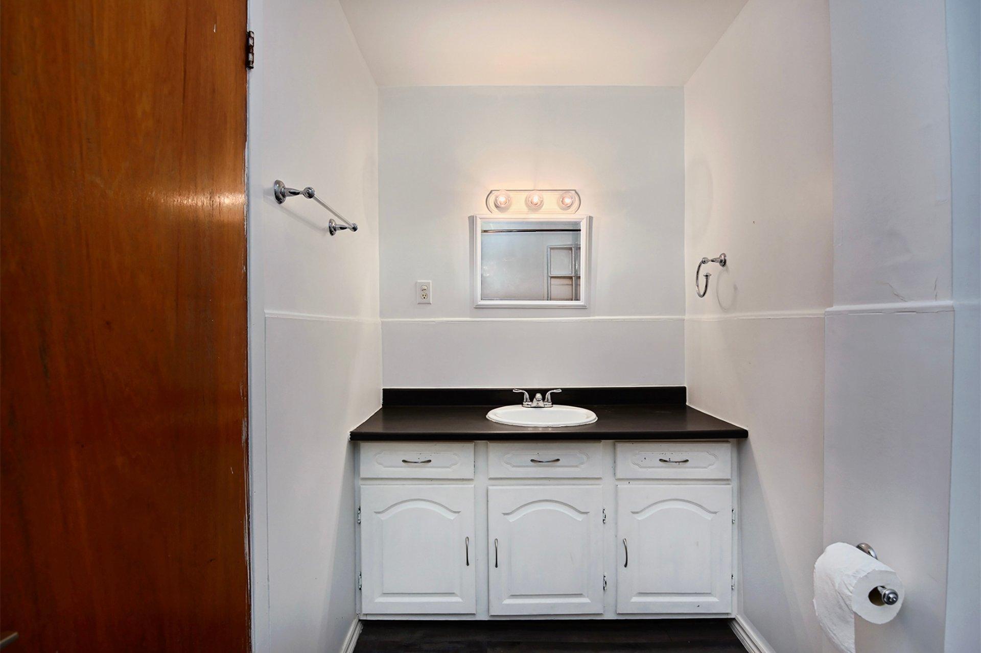 









3907

 - 3911


Rue Berri

,
Montréal (Le Plateau-Mont-Royal),




QC
H2L4H2

