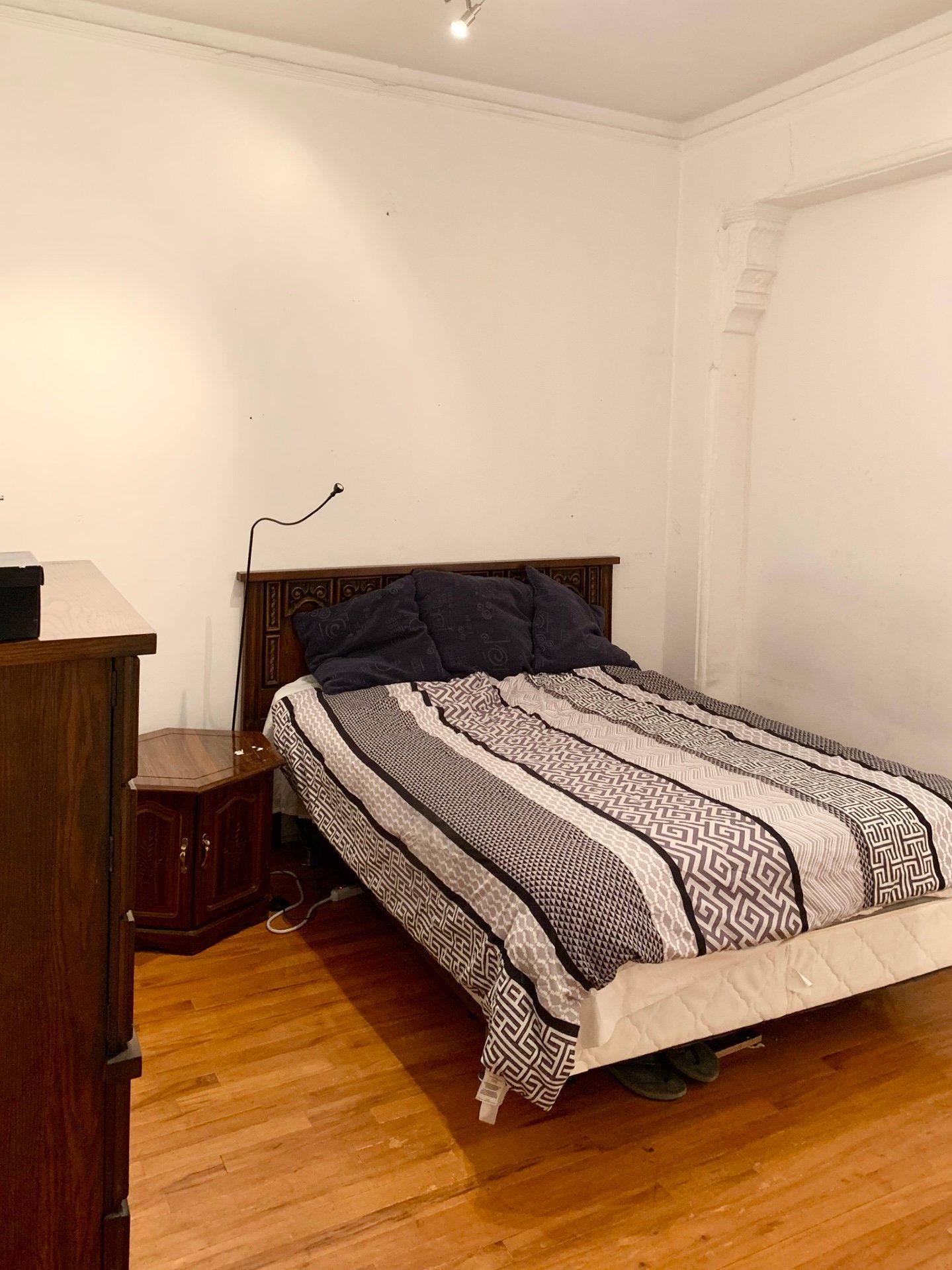 









3907

 - 3911


Rue Berri

,
Montréal (Le Plateau-Mont-Royal),




QC
H2L4H2

