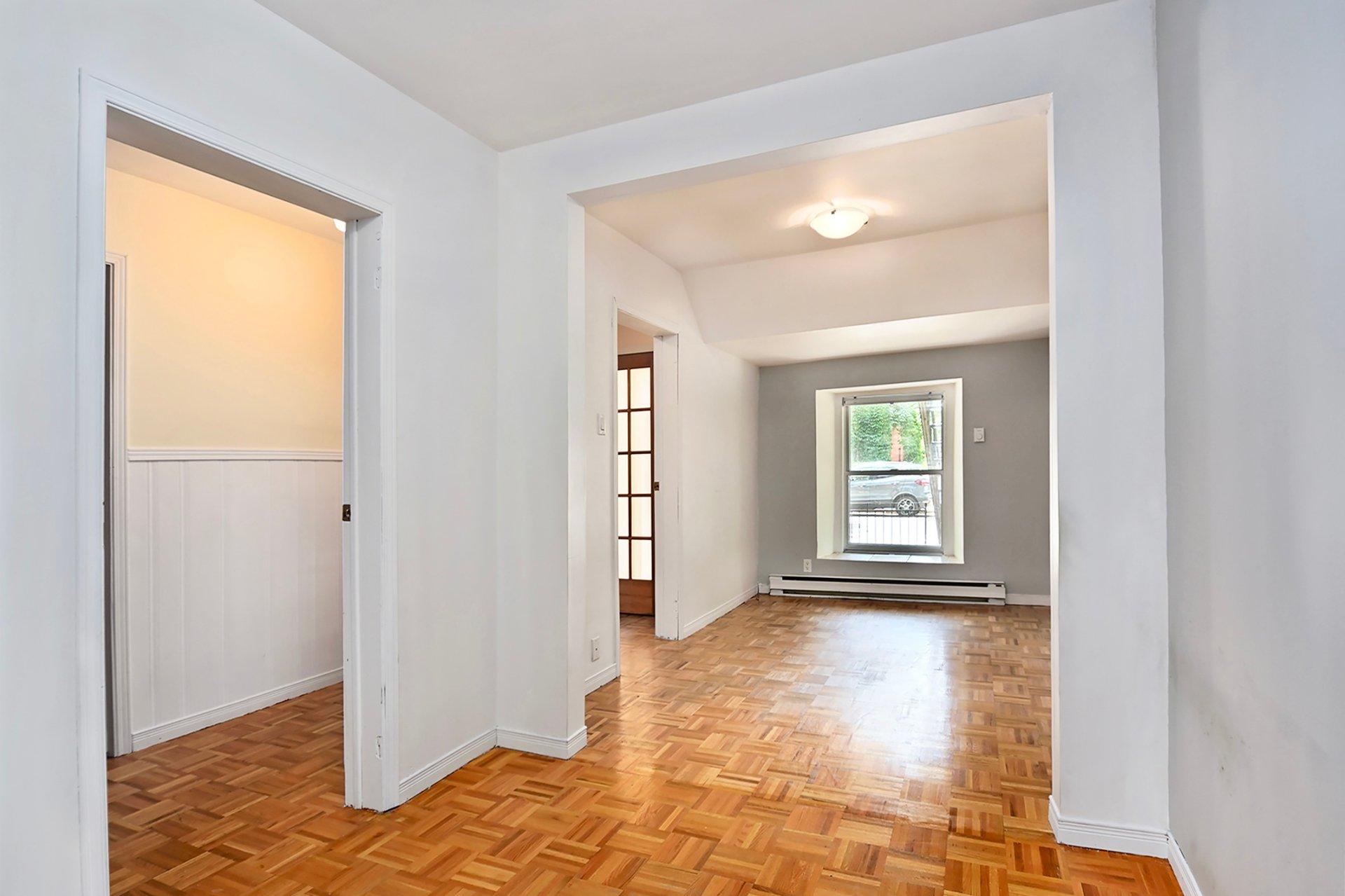 









3907

 - 3911


Rue Berri

,
Montréal (Le Plateau-Mont-Royal),




QC
H2L4H2

