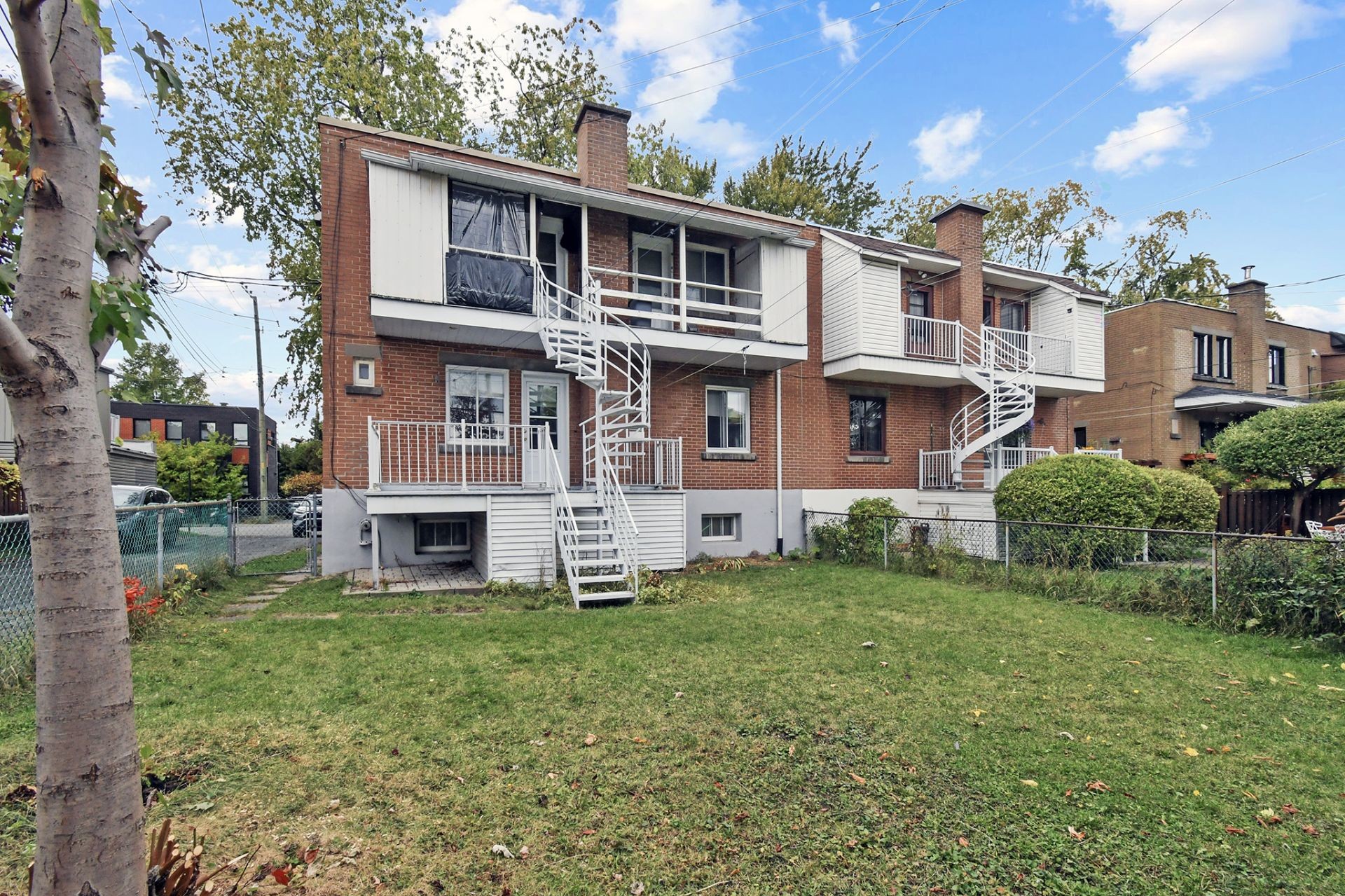 









5890Z


Rue Chauveau

,
Montréal (Mercier/Hochelaga-Maisonneuve),




QC
H1N1H6

