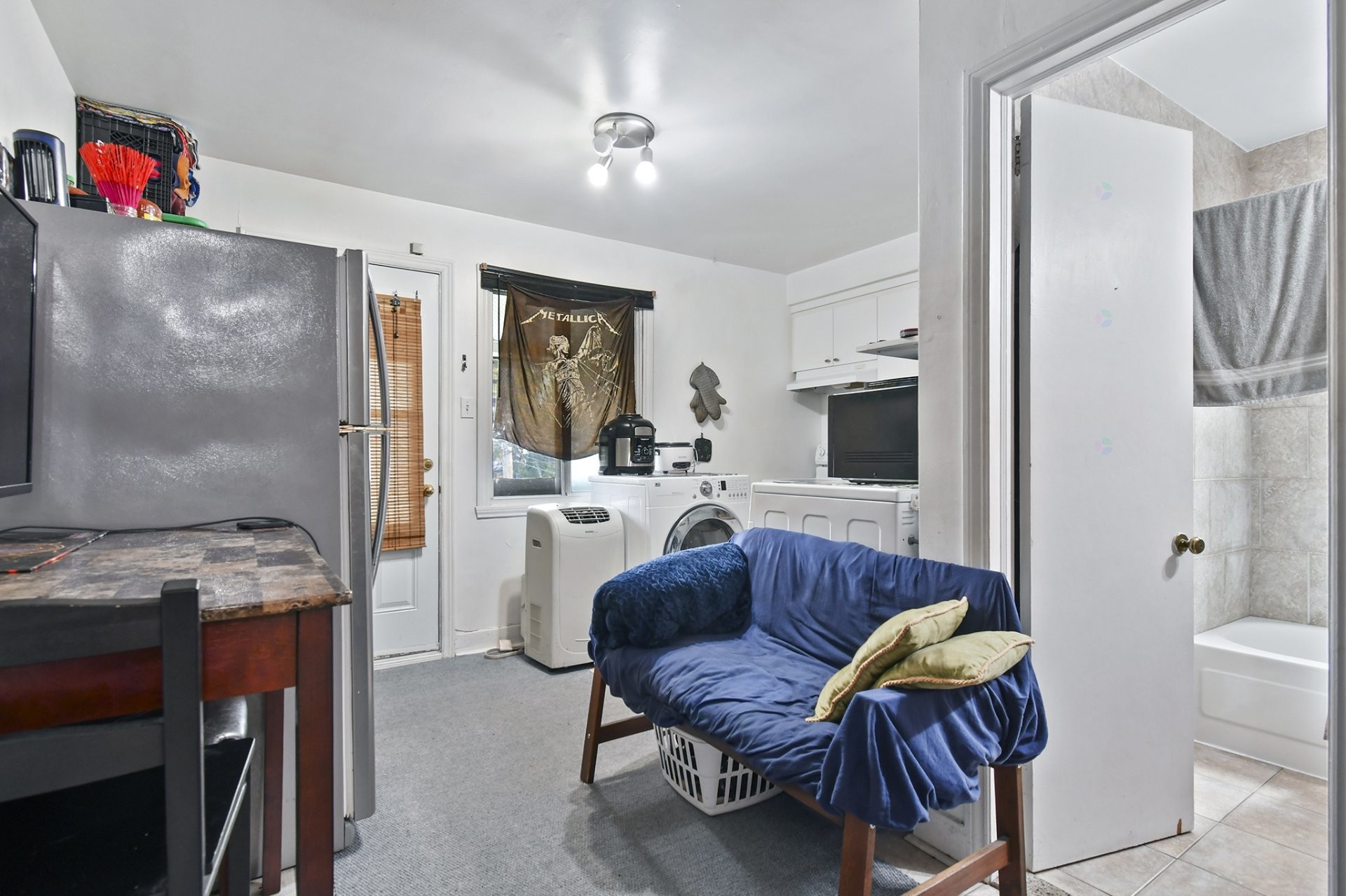 









5890Z


Rue Chauveau

,
Montréal (Mercier/Hochelaga-Maisonneuve),




QC
H1N1H6

