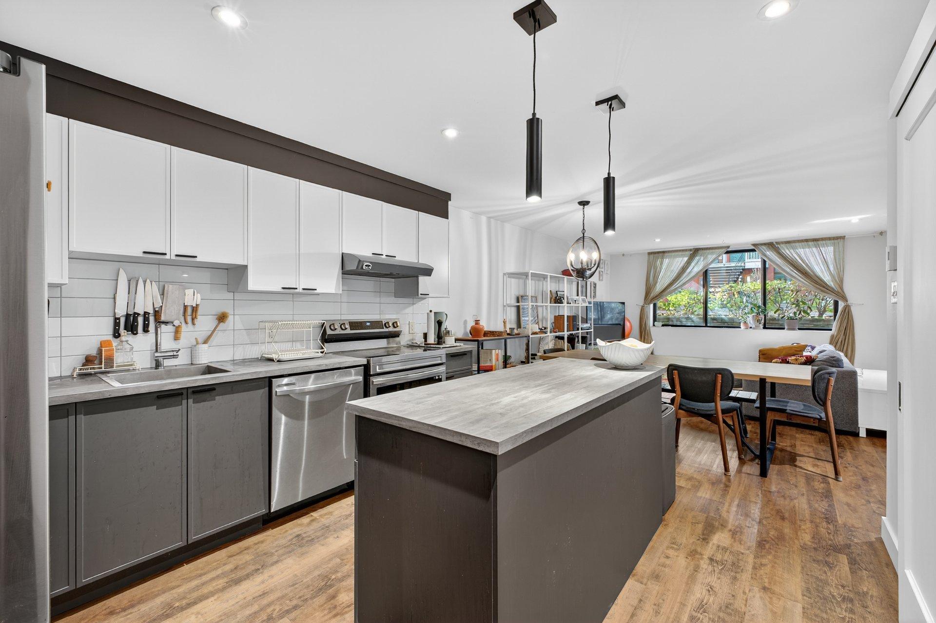 









771


Av. Marin

, 102,
Montréal (Le Sud-Ouest),




QC
H4C2H3

