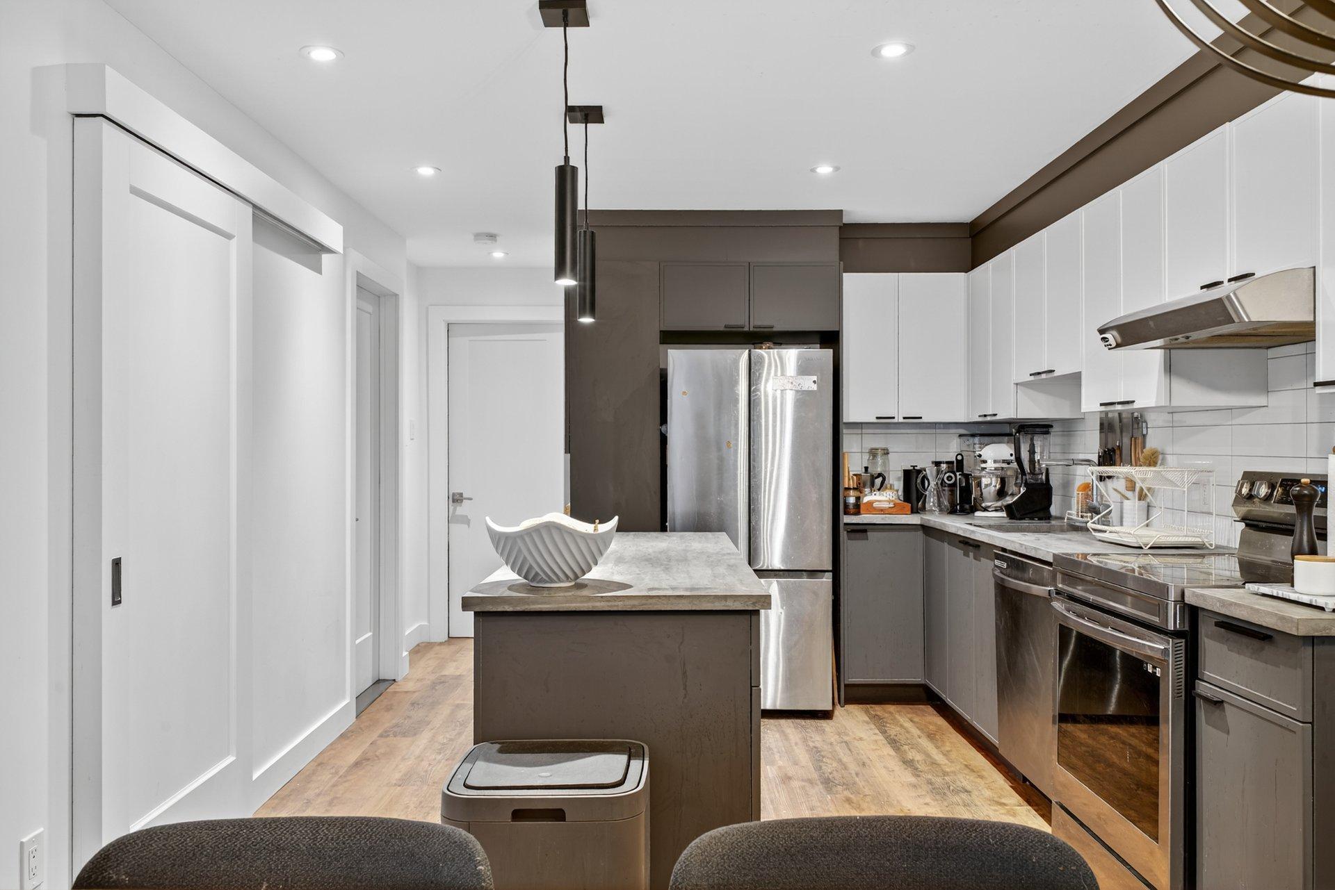 









771


Av. Marin

, 102,
Montréal (Le Sud-Ouest),




QC
H4C2H3

