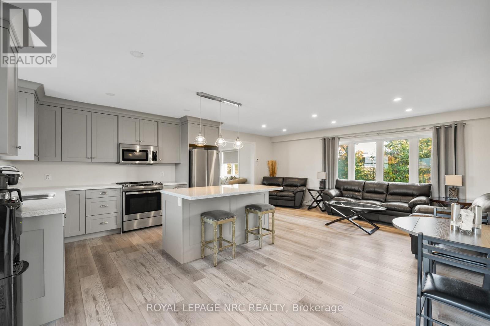 












2 - 4692 GILMORE ROAD

,
Fort Erie (Mulgrave),




Ontario
L0S1N0

