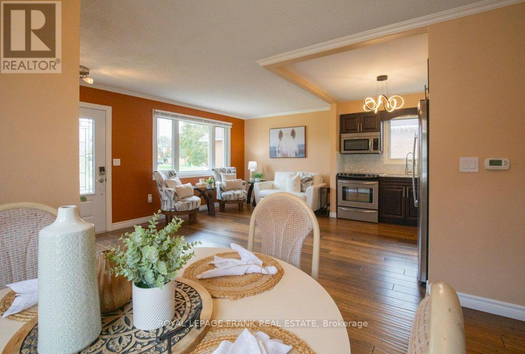 












324 TOWERHILL ROAD

,
Peterborough (Northcrest Ward 5),




Ontario
K9H7R7

