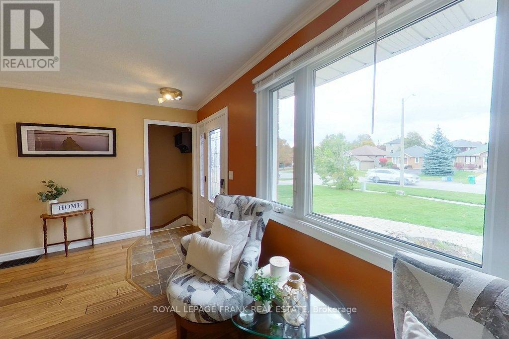 












324 TOWERHILL ROAD

,
Peterborough (Northcrest Ward 5),




Ontario
K9H7R7

