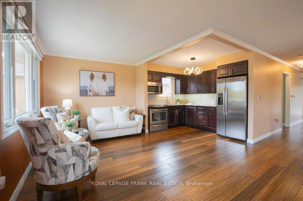 












324 TOWERHILL ROAD

,
Peterborough (Northcrest Ward 5),




Ontario
K9H7R7

