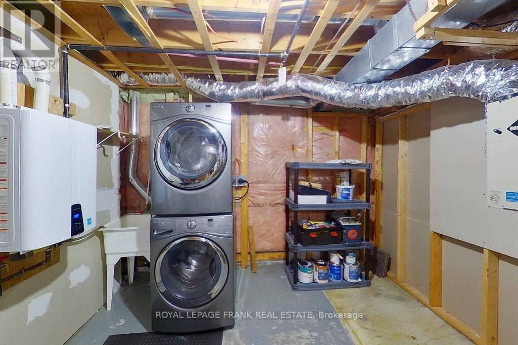 












324 TOWERHILL ROAD

,
Peterborough (Northcrest Ward 5),




Ontario
K9H7R7

