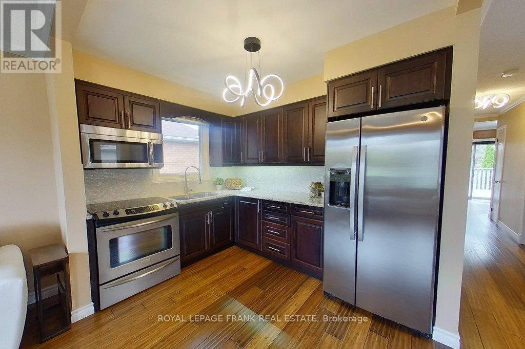 












324 TOWERHILL ROAD

,
Peterborough (Northcrest Ward 5),




Ontario
K9H7R7

