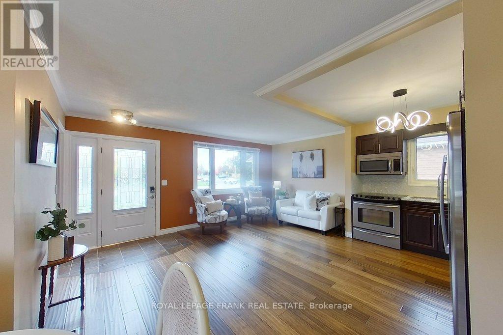 












324 TOWERHILL ROAD

,
Peterborough (Northcrest Ward 5),




Ontario
K9H7R7

