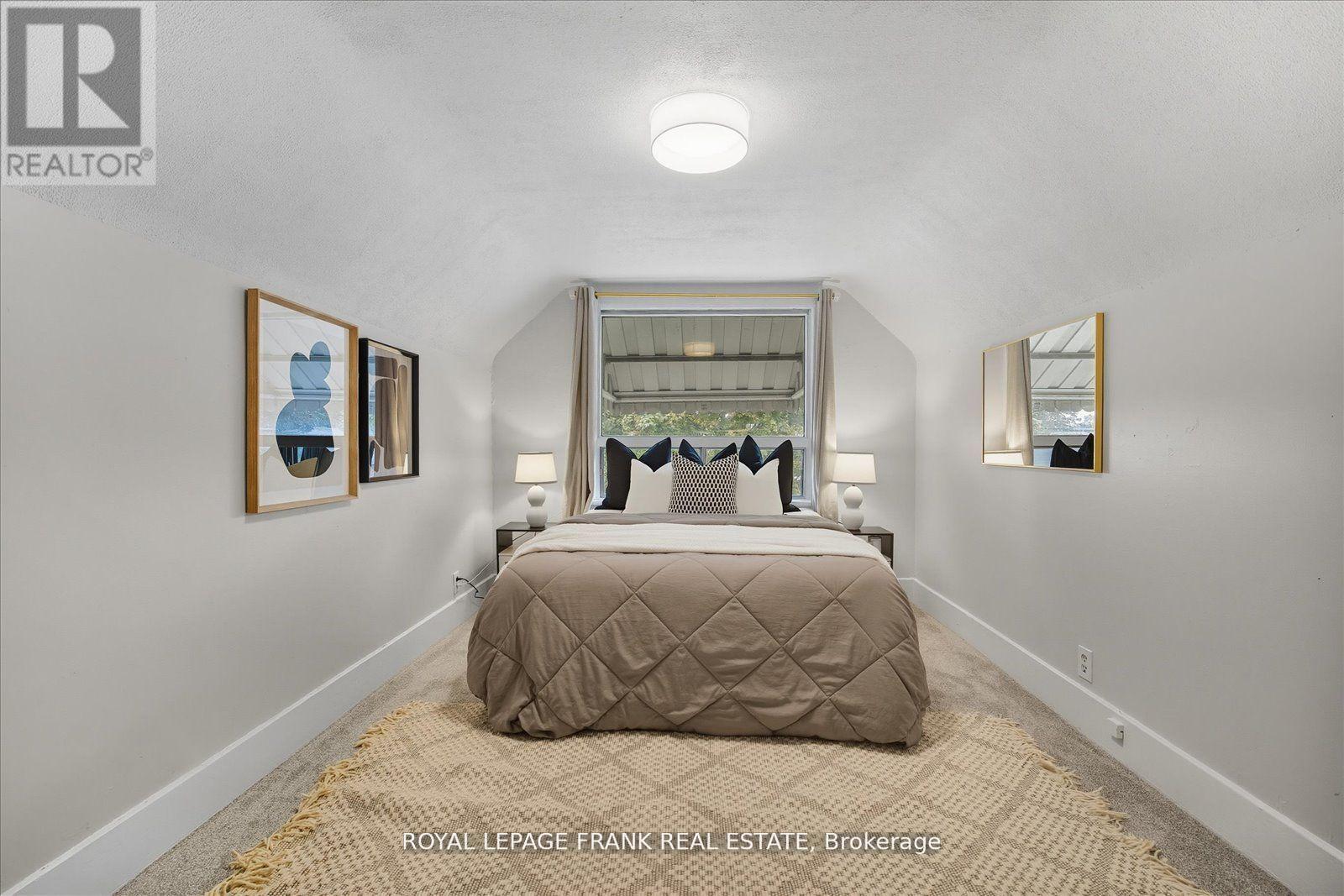 












71 LASALLE AVENUE

,
Oshawa (Central),




Ontario
L1H5Y3

