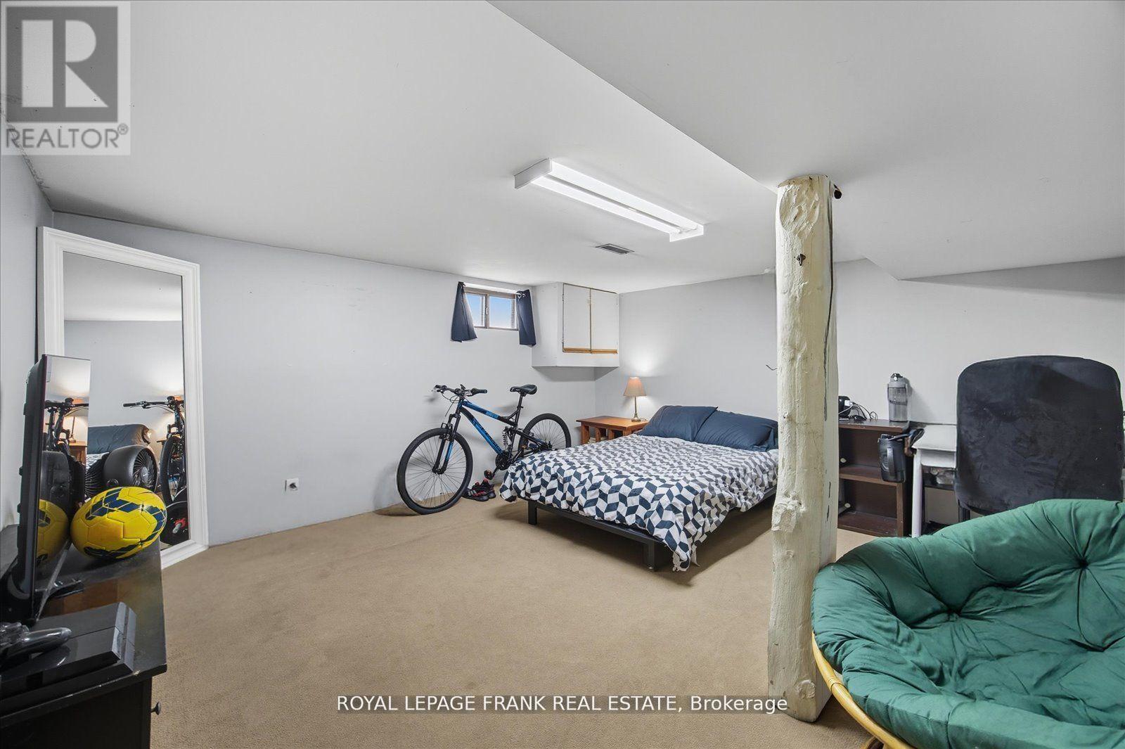 












71 LASALLE AVENUE

,
Oshawa (Central),




Ontario
L1H5Y3

