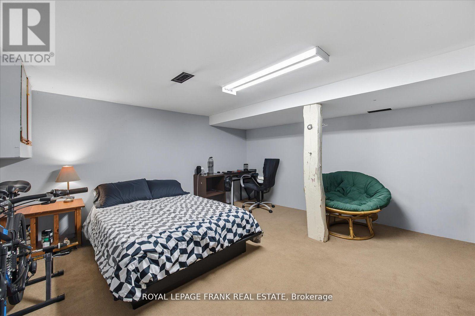 












71 LASALLE AVENUE

,
Oshawa (Central),




Ontario
L1H5Y3

