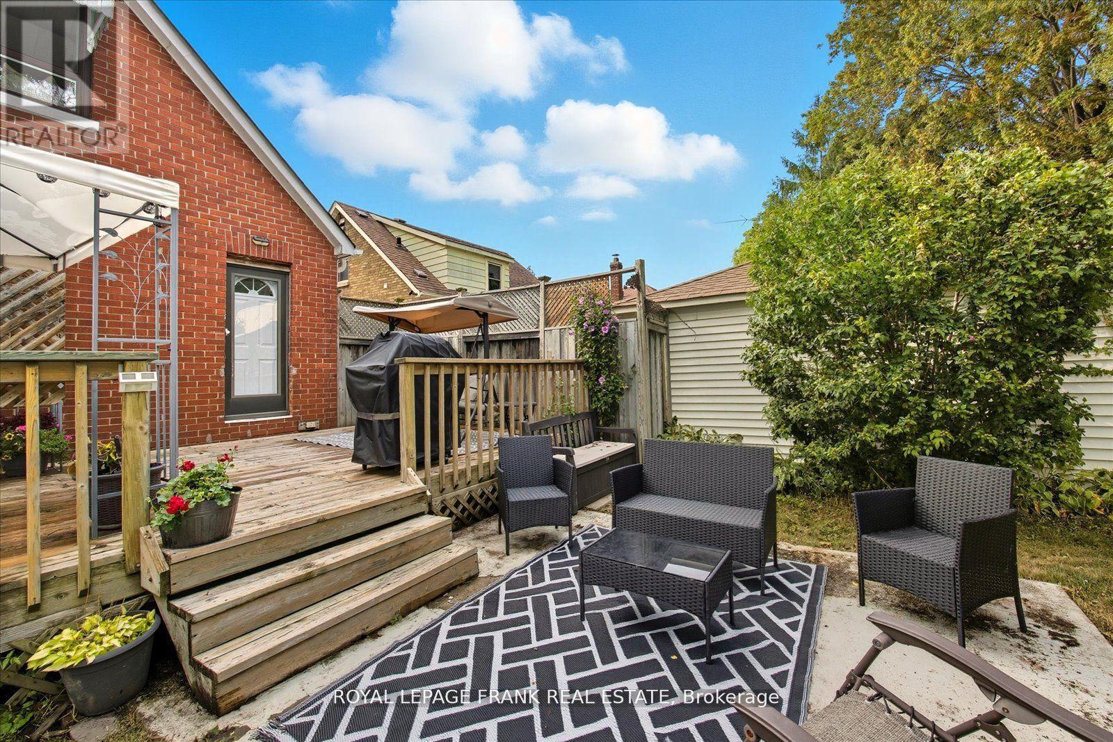 












71 LASALLE AVENUE

,
Oshawa (Central),




Ontario
L1H5Y3

