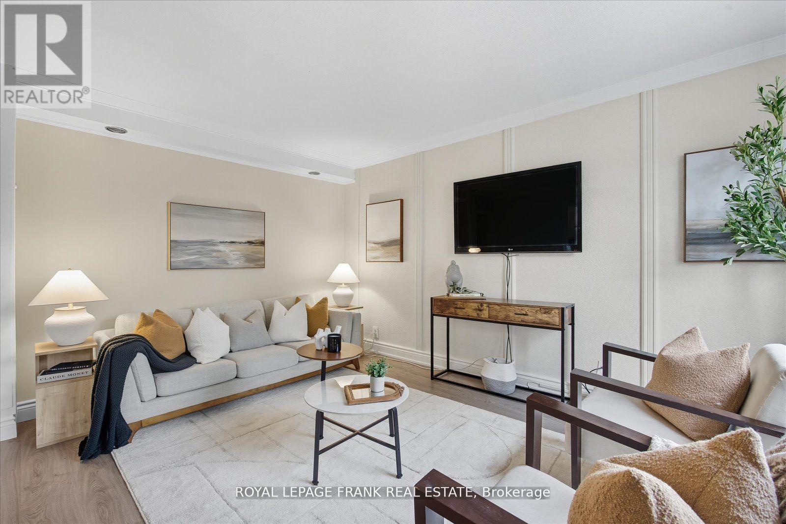 












71 LASALLE AVENUE

,
Oshawa (Central),




Ontario
L1H5Y3

