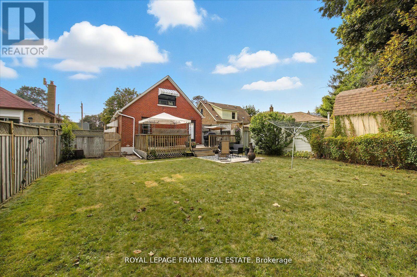 












71 LASALLE AVENUE

,
Oshawa (Central),




Ontario
L1H5Y3

