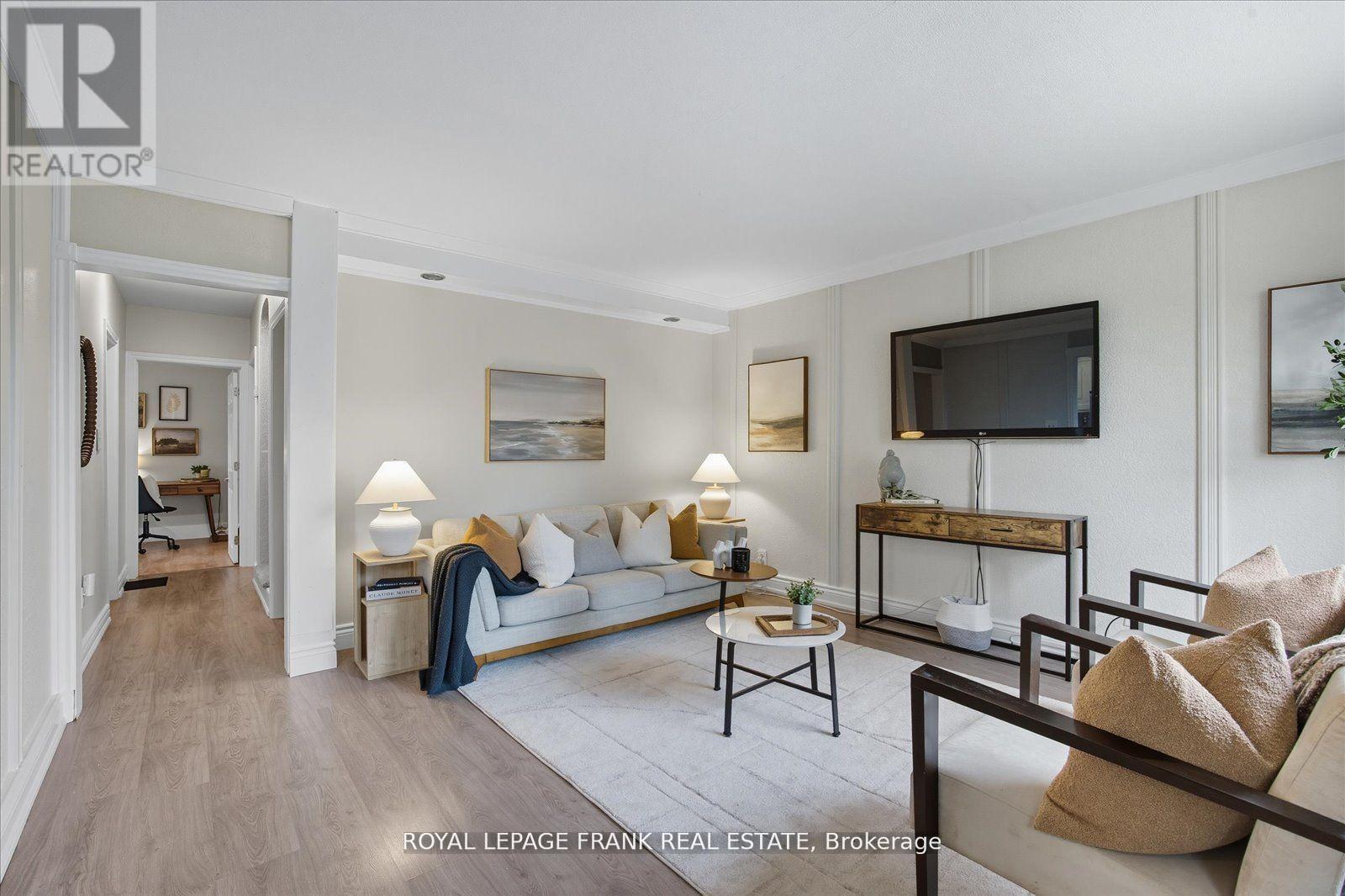 












71 LASALLE AVENUE

,
Oshawa (Central),




Ontario
L1H5Y3

