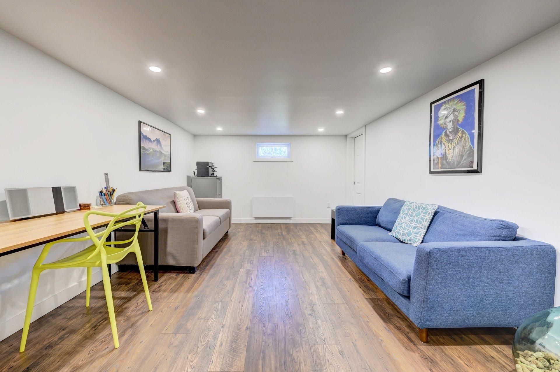 









1755


Rue Plante

,
Brossard,




QC
J4W1K8

