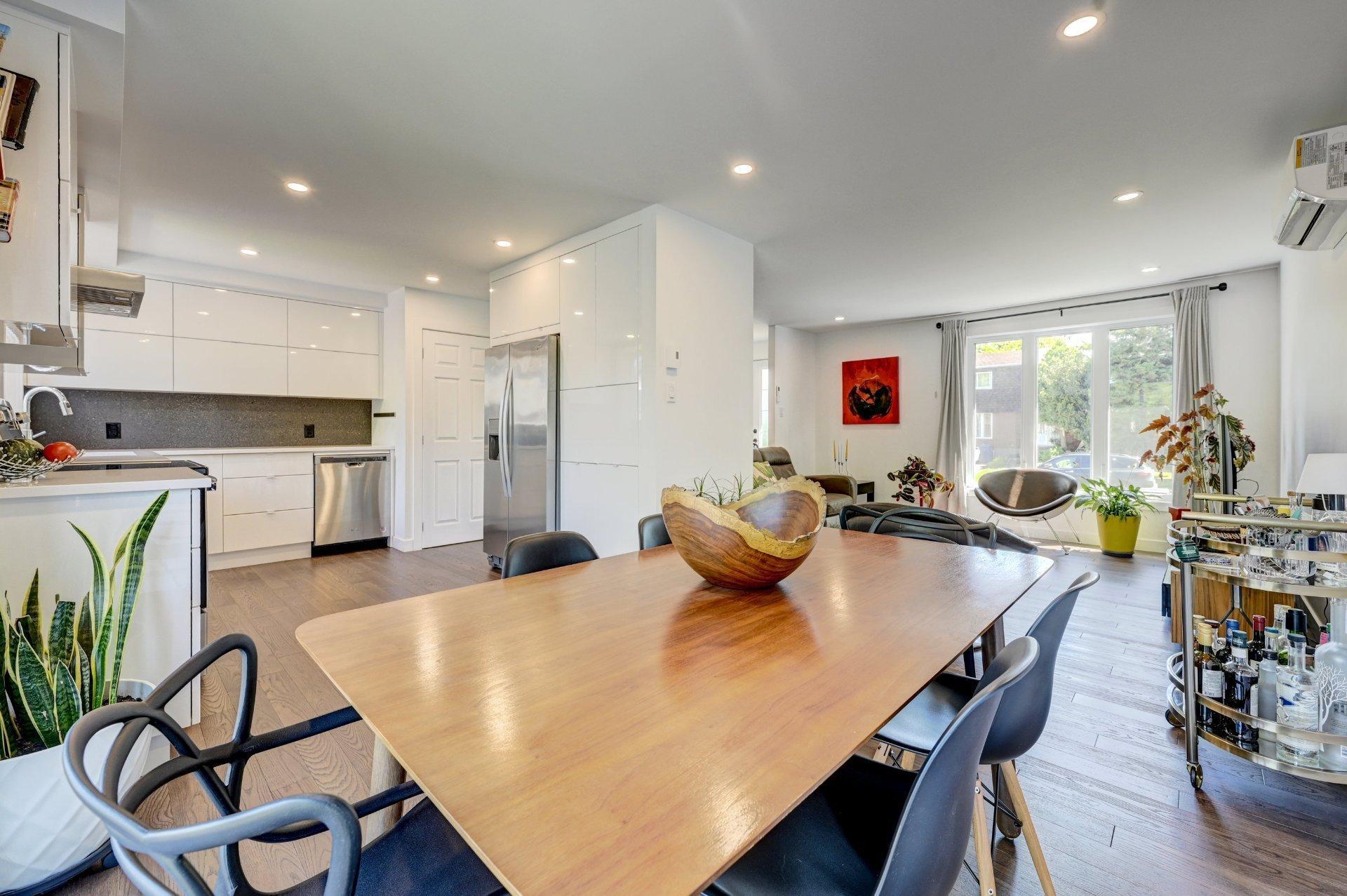 









1755


Rue Plante

,
Brossard,




QC
J4W1K8

