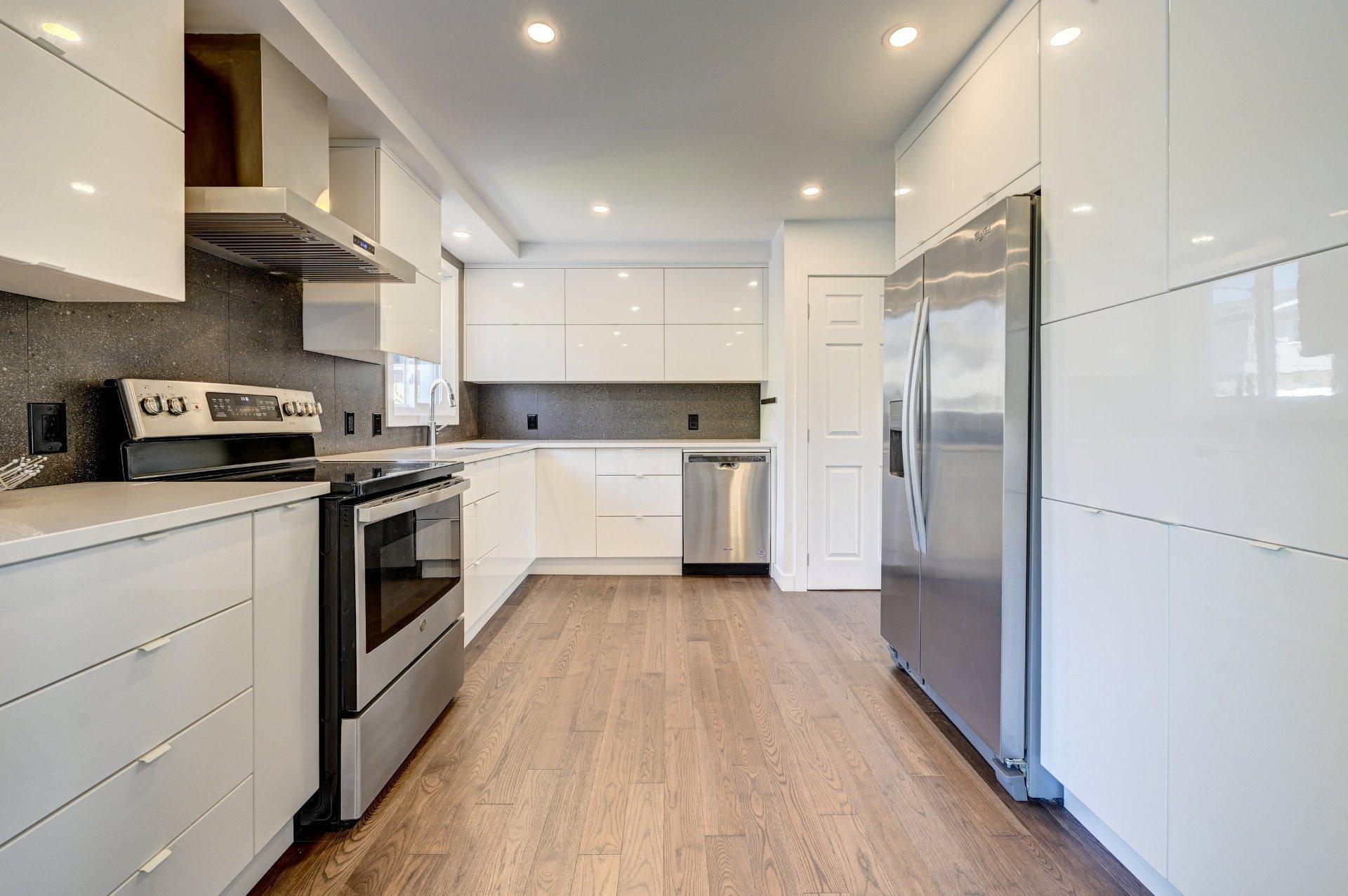 









1755


Rue Plante

,
Brossard,




QC
J4W1K8

