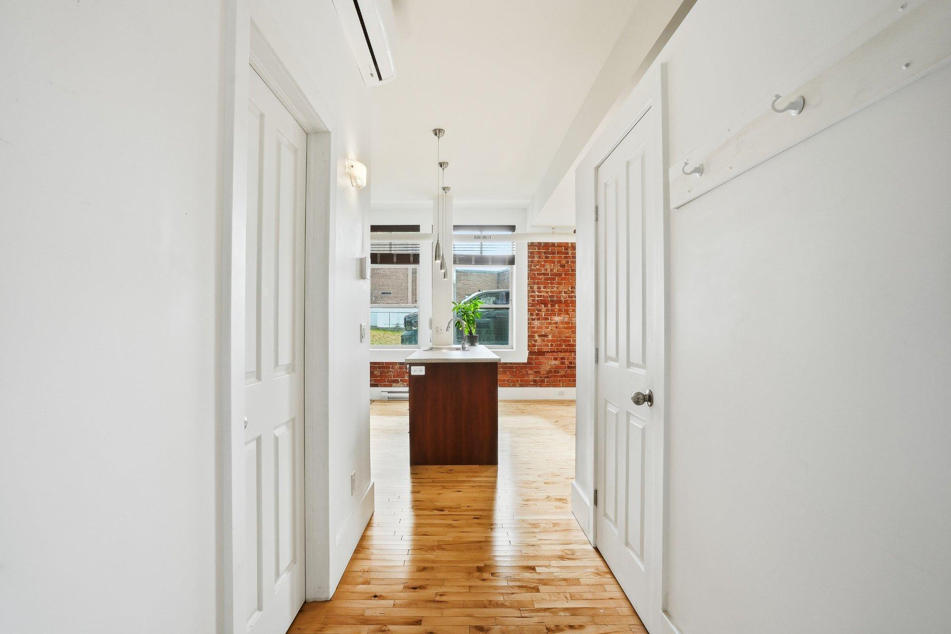 









232


Rue Principale

, 100,
Granby,




QC
J2G2V8

