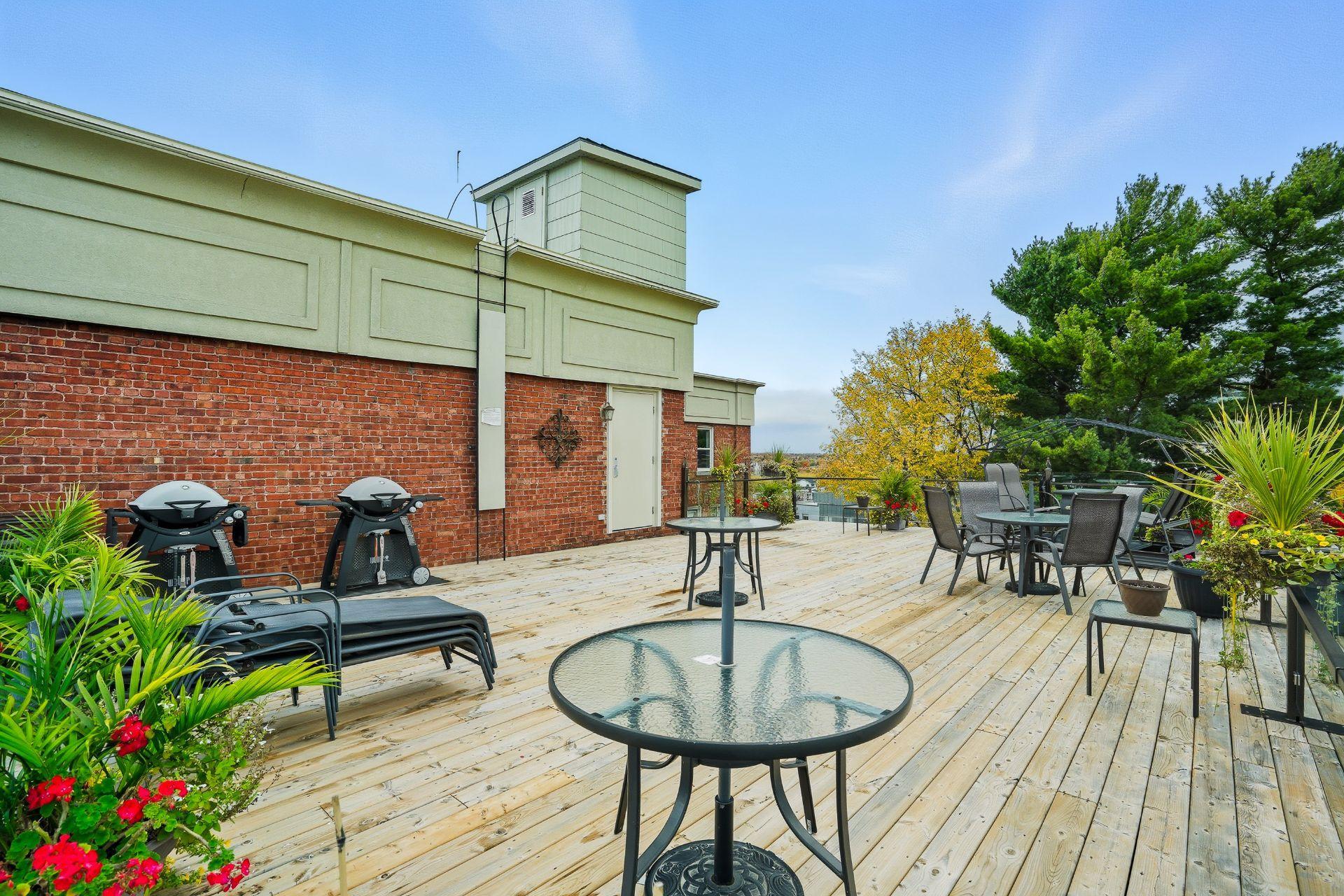 









232


Rue Principale

, 100,
Granby,




QC
J2G2V8

