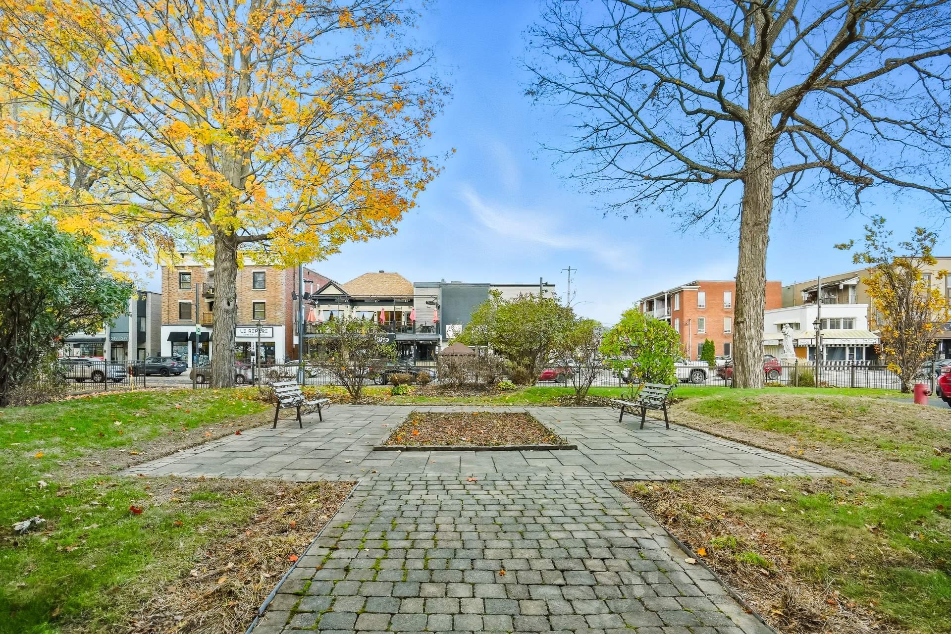 









232


Rue Principale

, 100,
Granby,




QC
J2G2V8

