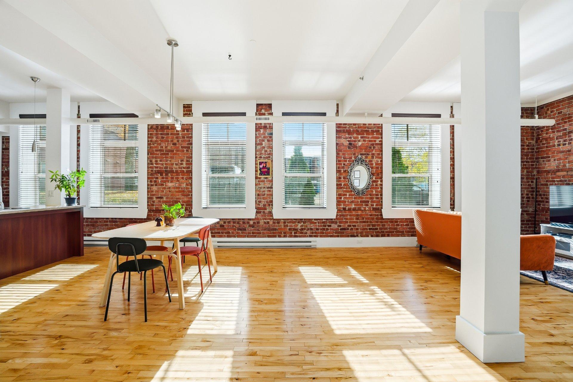 









232


Rue Principale

, 100,
Granby,




QC
J2G2V8

