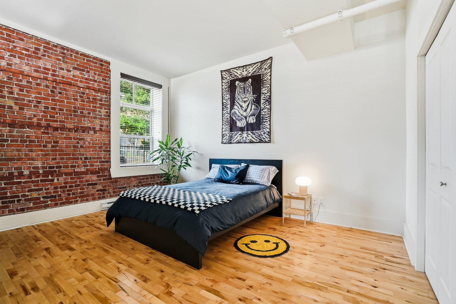 









232


Rue Principale

, 100,
Granby,




QC
J2G2V8

