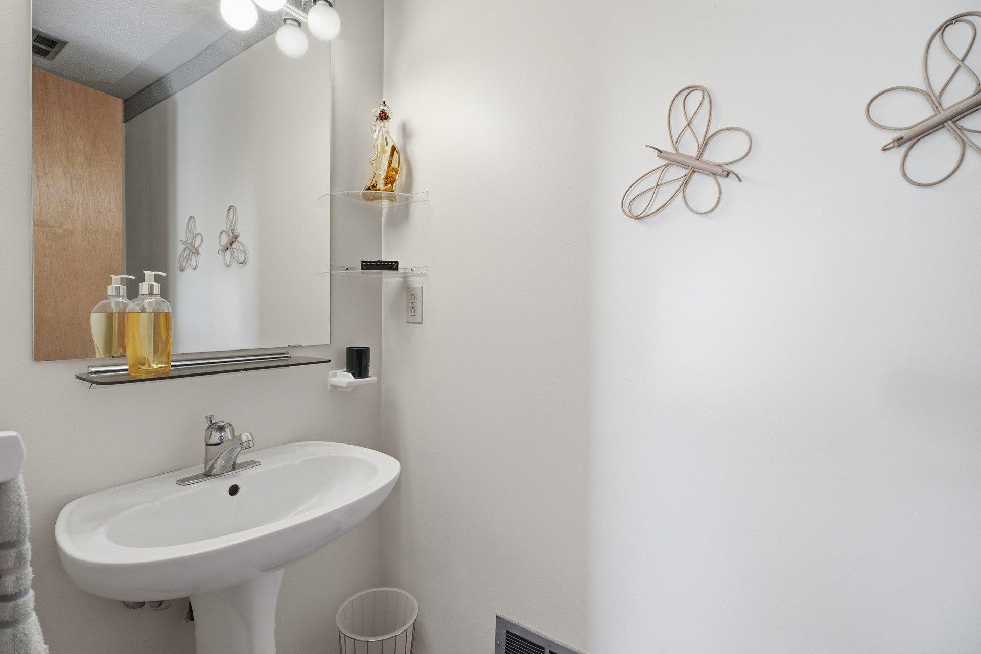 









84


Rue de Salernes

,
Gatineau (Gatineau),




QC
J8T7M7

