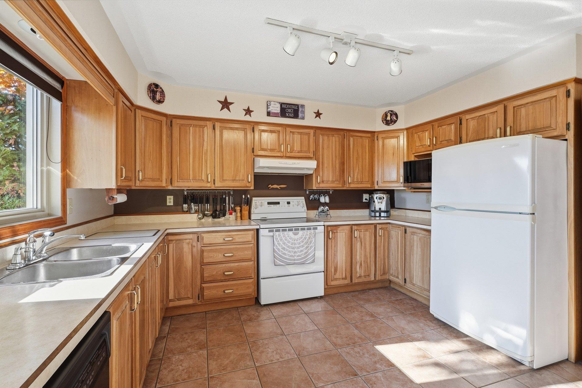 









84


Rue de Salernes

,
Gatineau (Gatineau),




QC
J8T7M7

