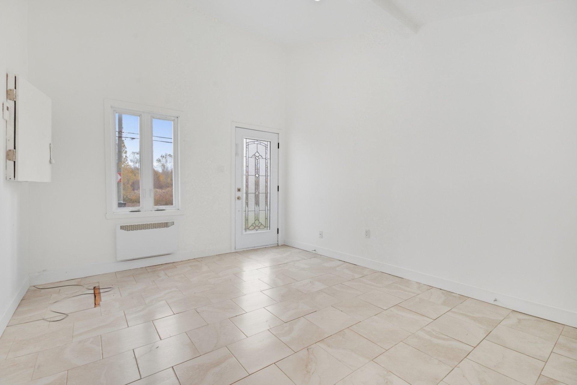 









5795

 - 5805


Rg du Bas-St-François

,
Laval (Duvernay),




QC
H7E4P2

