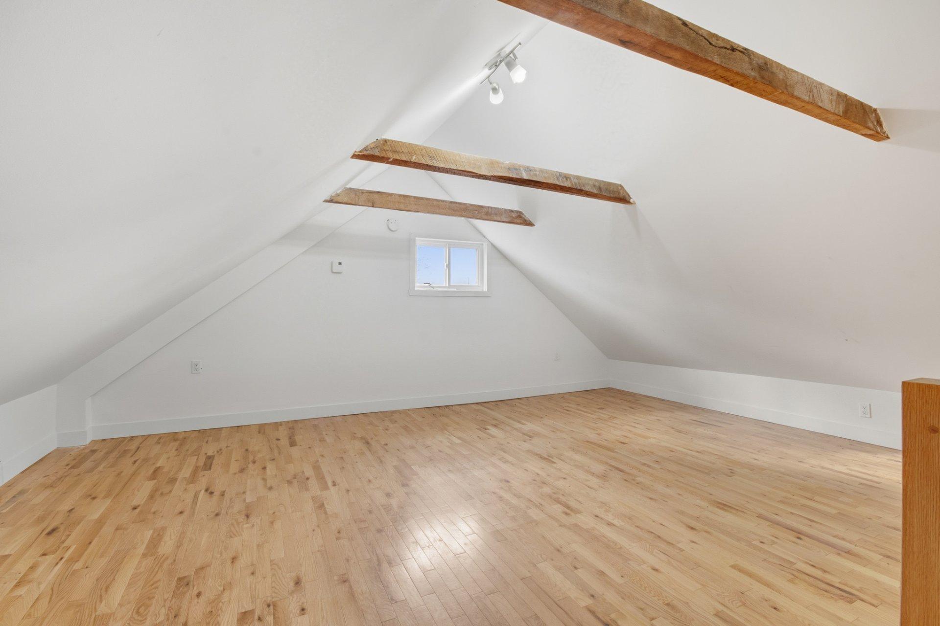 









5795

 - 5805


Rg du Bas-St-François

,
Laval (Duvernay),




QC
H7E4P2

