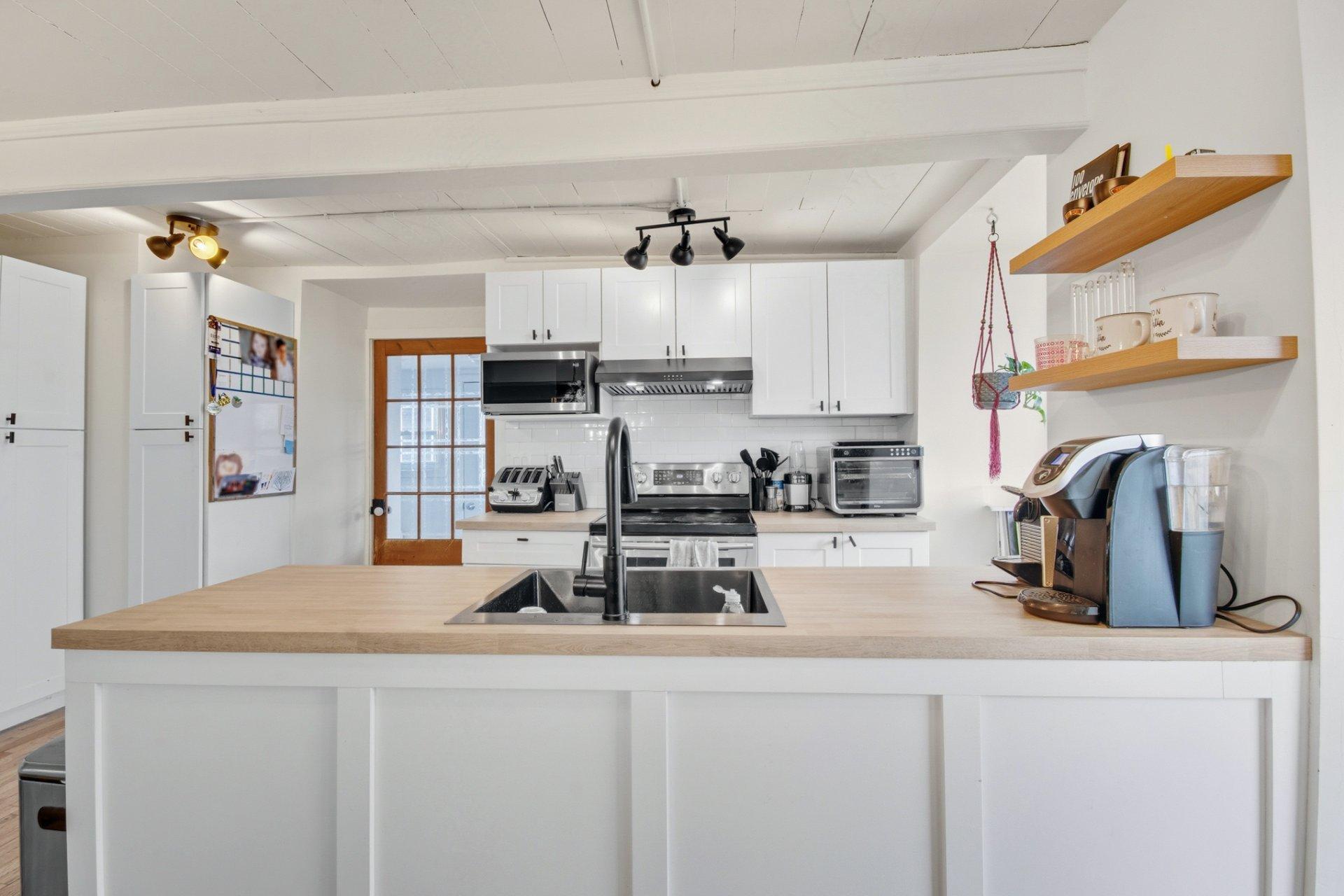 









5795

 - 5805


Rg du Bas-St-François

,
Laval (Duvernay),




QC
H7E4P2

