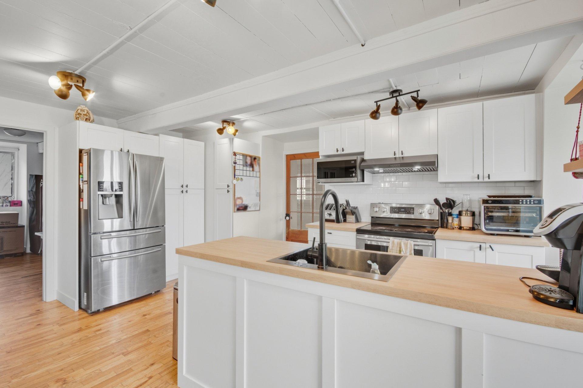 









5795

 - 5805


Rg du Bas-St-François

,
Laval (Duvernay),




QC
H7E4P2

