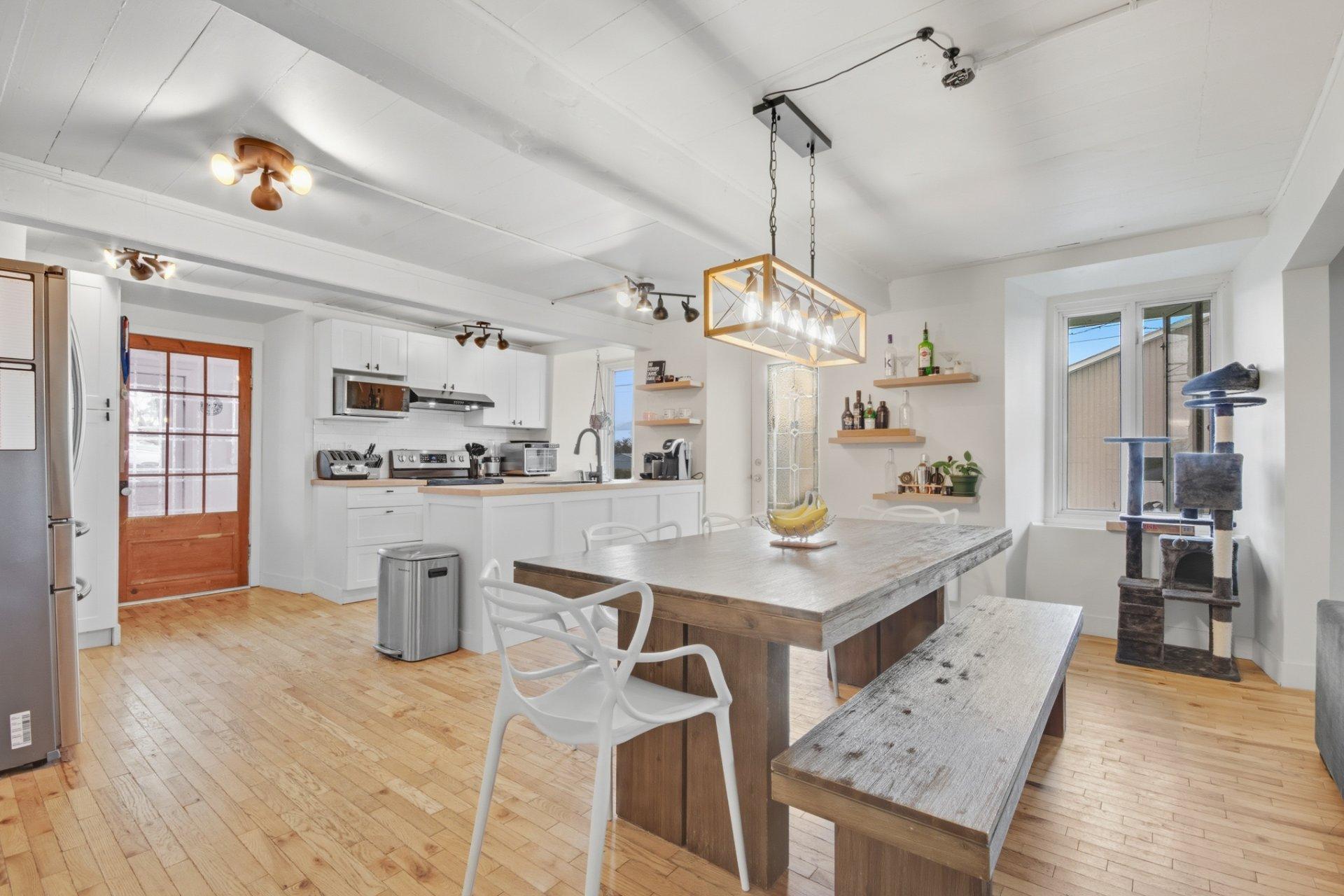 









5795

 - 5805


Rg du Bas-St-François

,
Laval (Duvernay),




QC
H7E4P2

