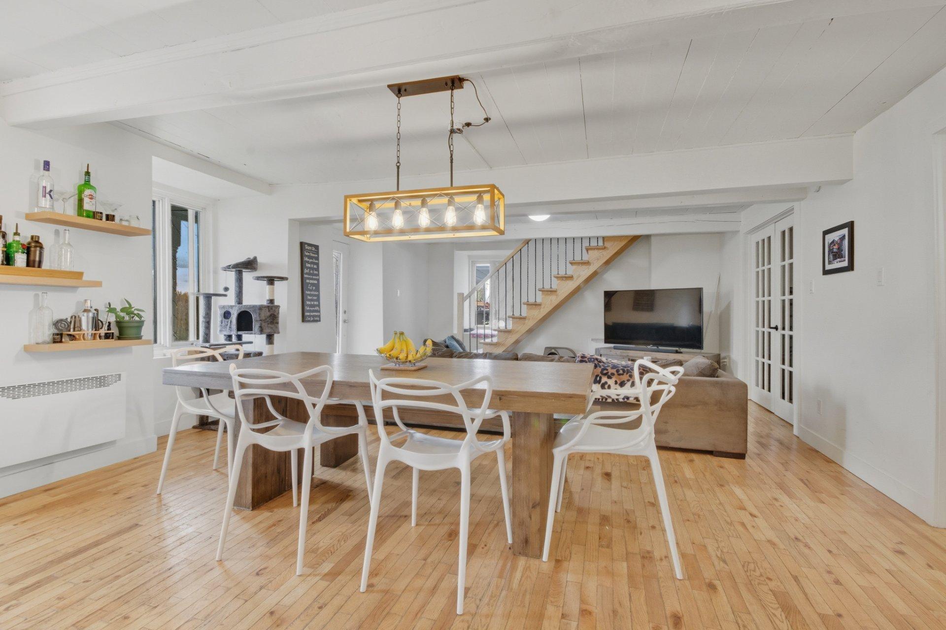 









5795

 - 5805


Rg du Bas-St-François

,
Laval (Duvernay),




QC
H7E4P2

